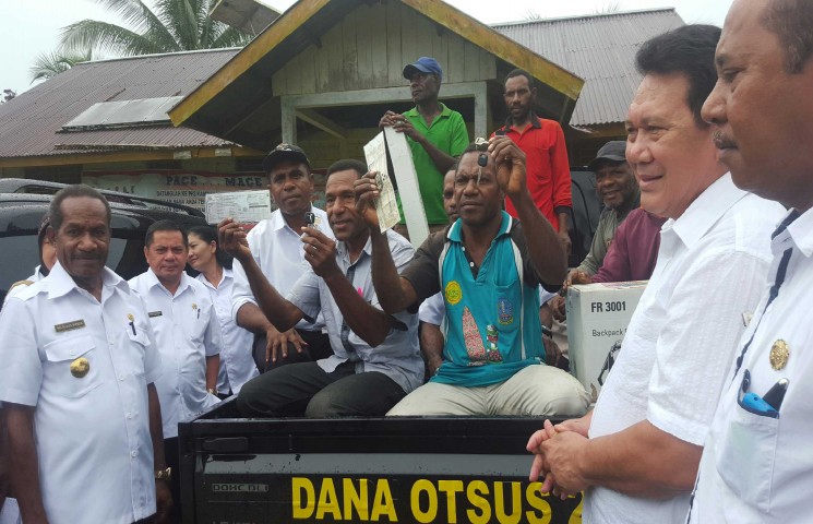 Petani Diimbau Tekun dan Sabar